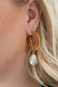 Kennedy Pearl Ribbed Hoops